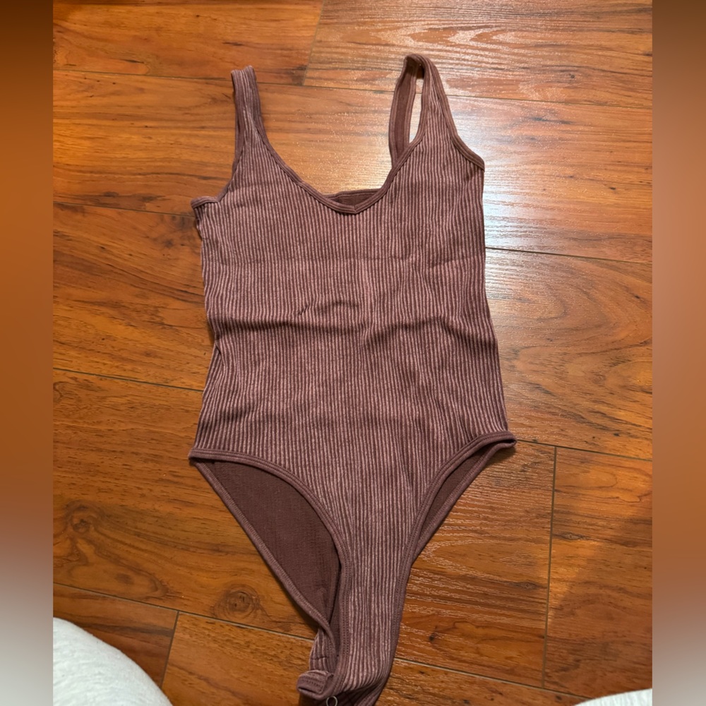 Ribbed maroon Bodysuit